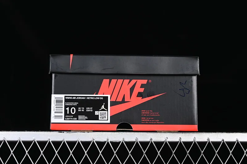 All categories Air Jordan Jordan series basketball shoes Air Jordan 1 Low Z version Air Jordan 1 Low AJ1 Joe 1 black and green color low-top cultural casual sneakers CZ0775-036